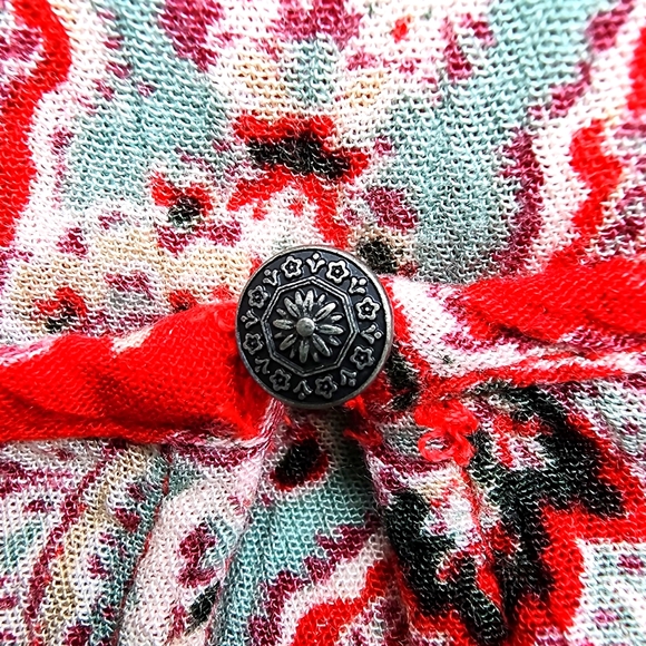 NWOT  RED PAISLEY SWING HALTER TOP AMERICAN EAGLE OUTFITTERS - SIZE XXS - Picture 4 of 7
